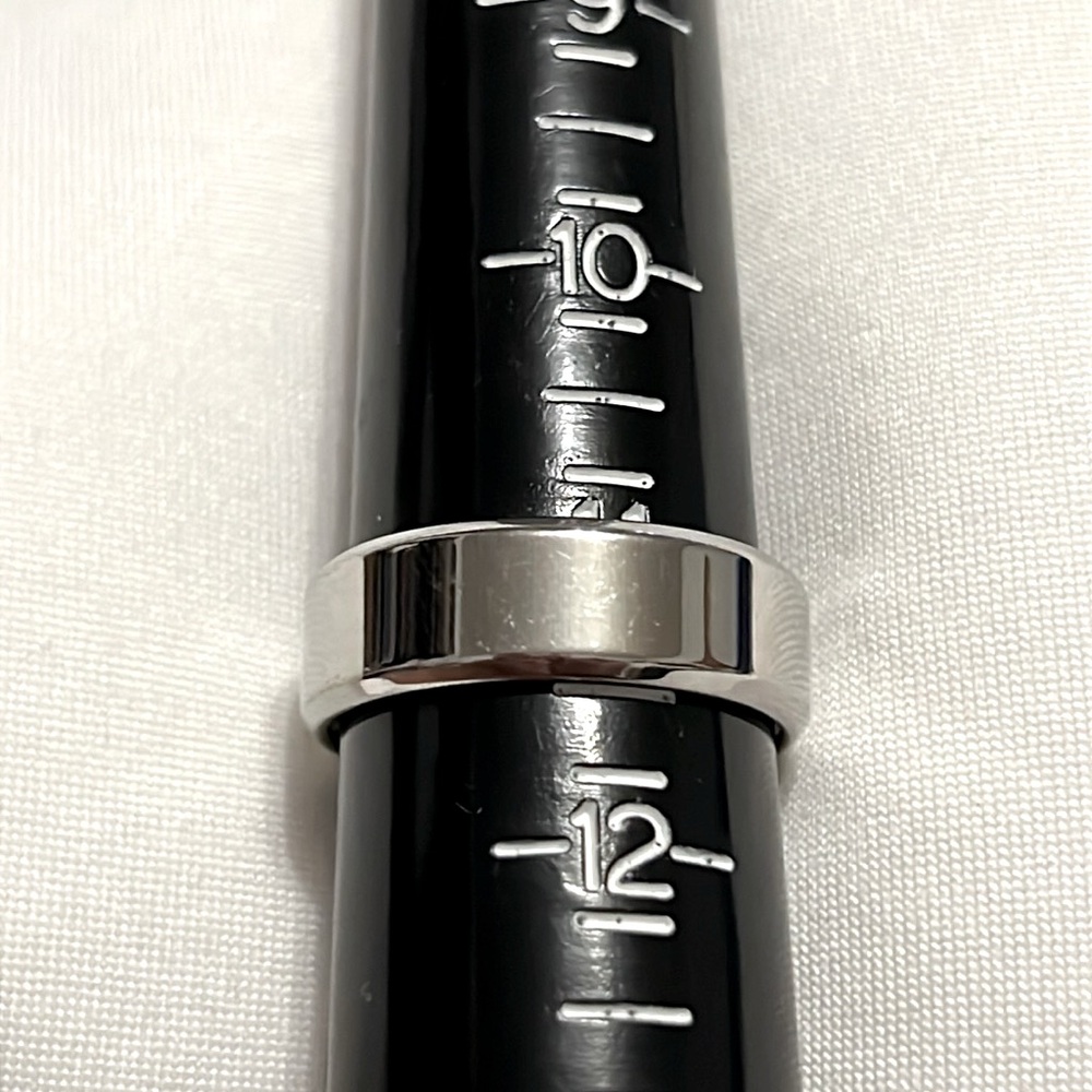 Men’s wedding band